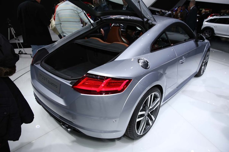 Heck-/Seitenansicht der Neuauflage von Audis TT-Coupé. 