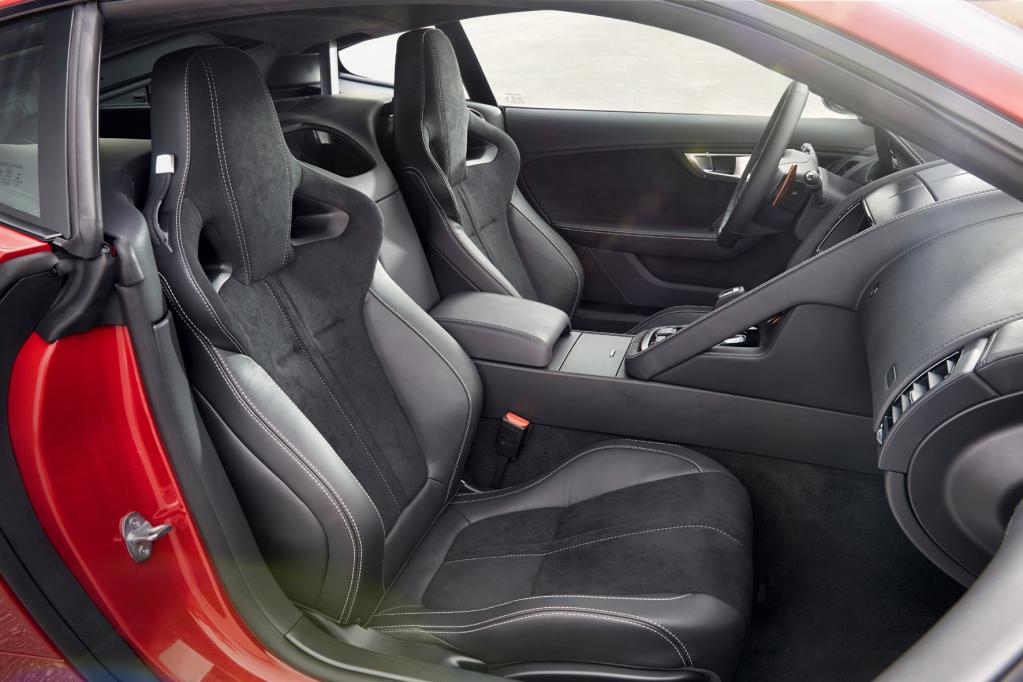 Jaguar F-Type R Coupé: Jaguars schärfste Katze