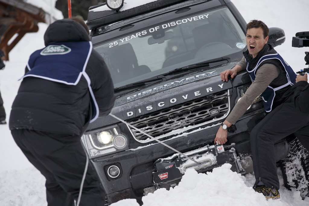 Junge Britin meistert Land Rovers Herausforderung am besten