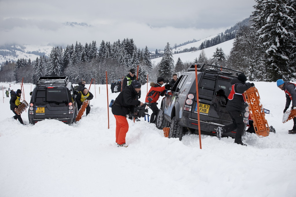 Junge Britin meistert Land Rovers Herausforderung am besten