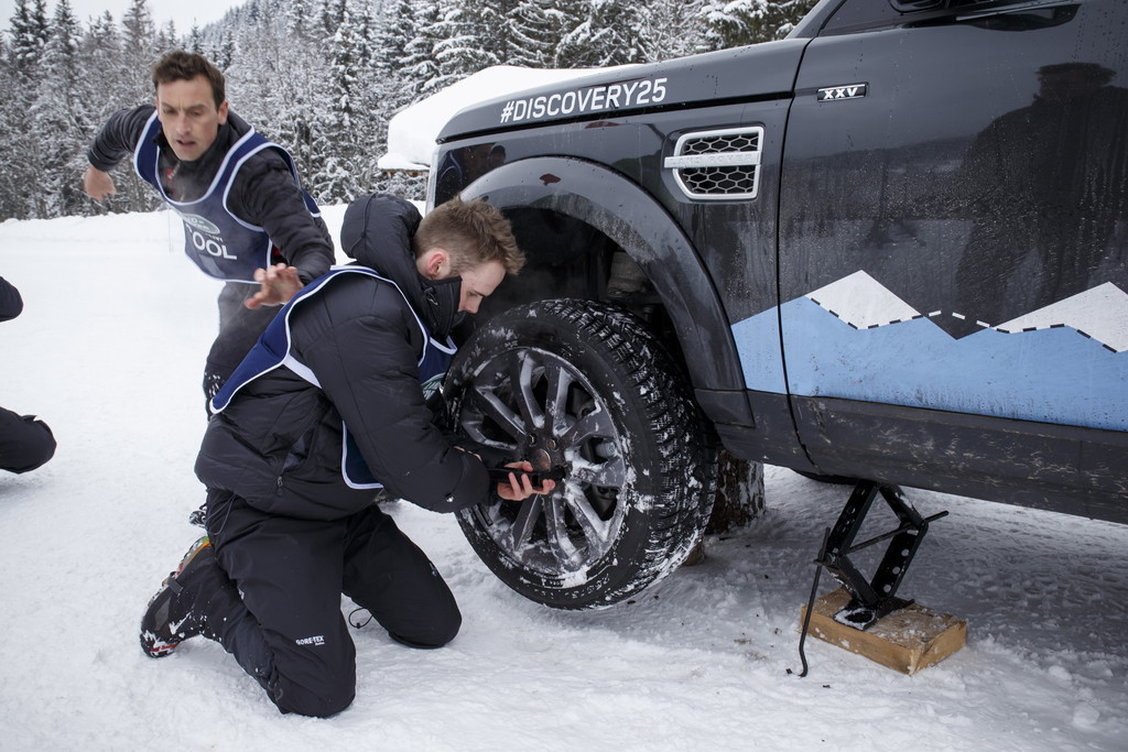 Junge Britin meistert Land Rovers Herausforderung am besten
