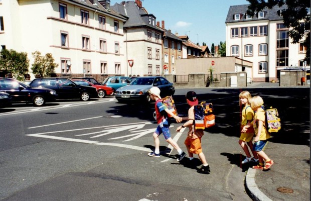 Kinder besser im Straßenverkehr schützen