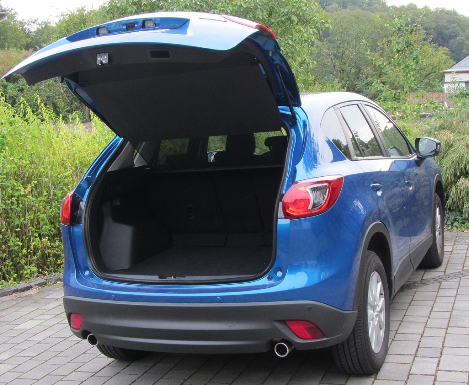 Mazda CX-5: Ins Gepäckabteil passen 503 bis 1620 Liter hinein.