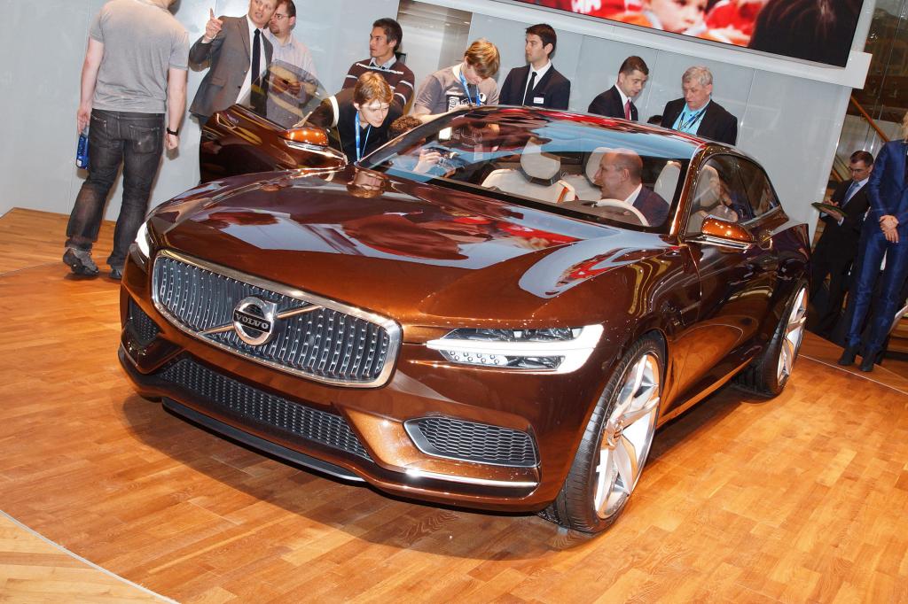Mehr Design als Antriebstechnik und noch weit weg von der Serie – das ist der Volvo Concept Estate