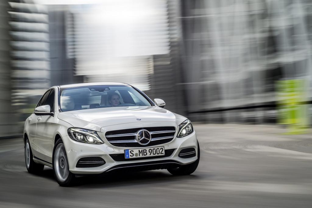 Mercedes lässt den Käufern die Wahl zwischen zwei unterschiedlichen Fronten.