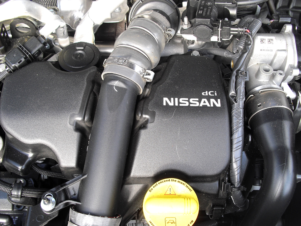 Nissan Juke: Blick unter die Haube auf den 1,5-Liter-Selbstzünder aus dem Renault-Regal. 