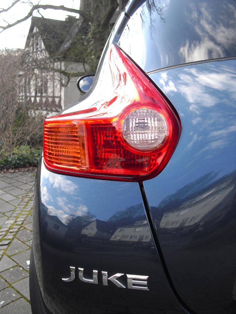 Nissan Juke: Moderne Leuchteinheit hinten mit Modellschriftzug. 