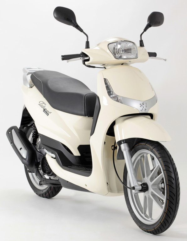 Peugeot Tweet neu verkleidet