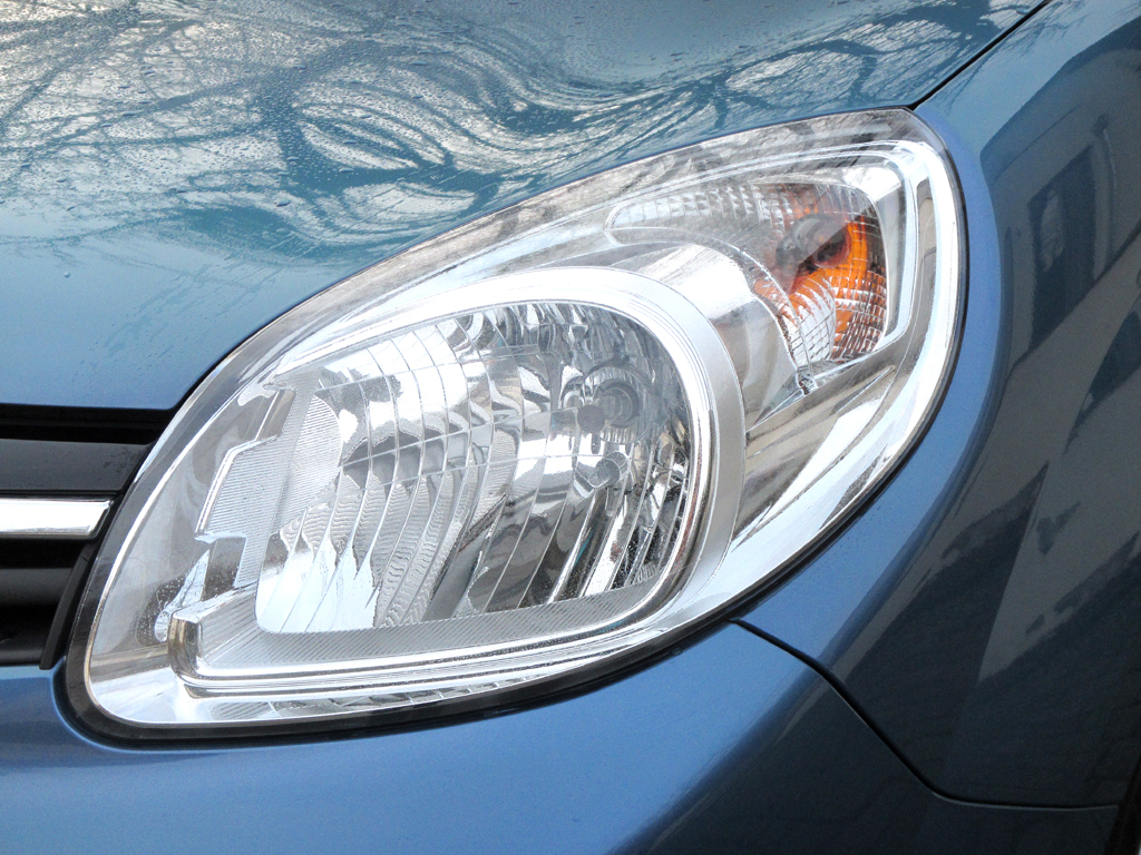 Renault Kangoo: Moderne Leuchteinheit vorn.