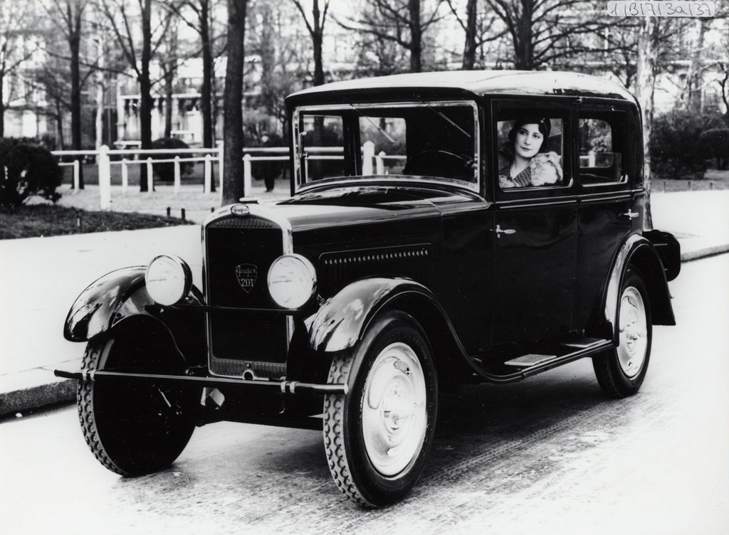 Retro Classics: Peugeot-Club mit fünf Vorkriegsmodellen vertreten
