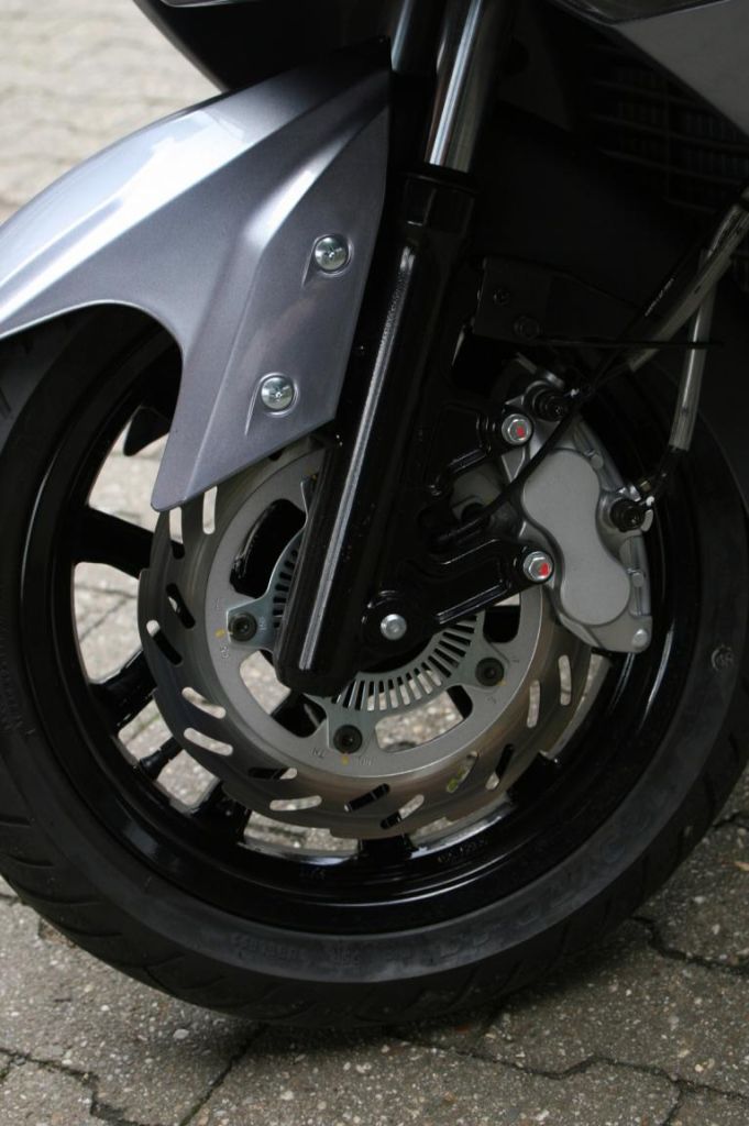 SYM GTS 300: Taiwan-Roller jetzt mit ABS