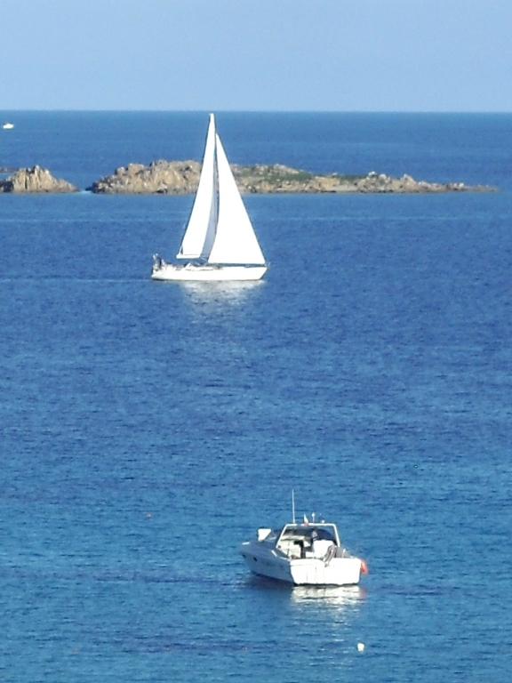 Sardinien: Auf der Insel der Nuraghen im Mittelmeeer