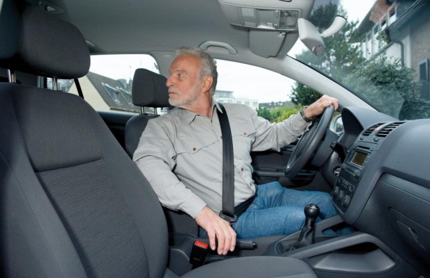 Senioren am Steuer - Tauglichkeitstest für ältere Autofahrer?