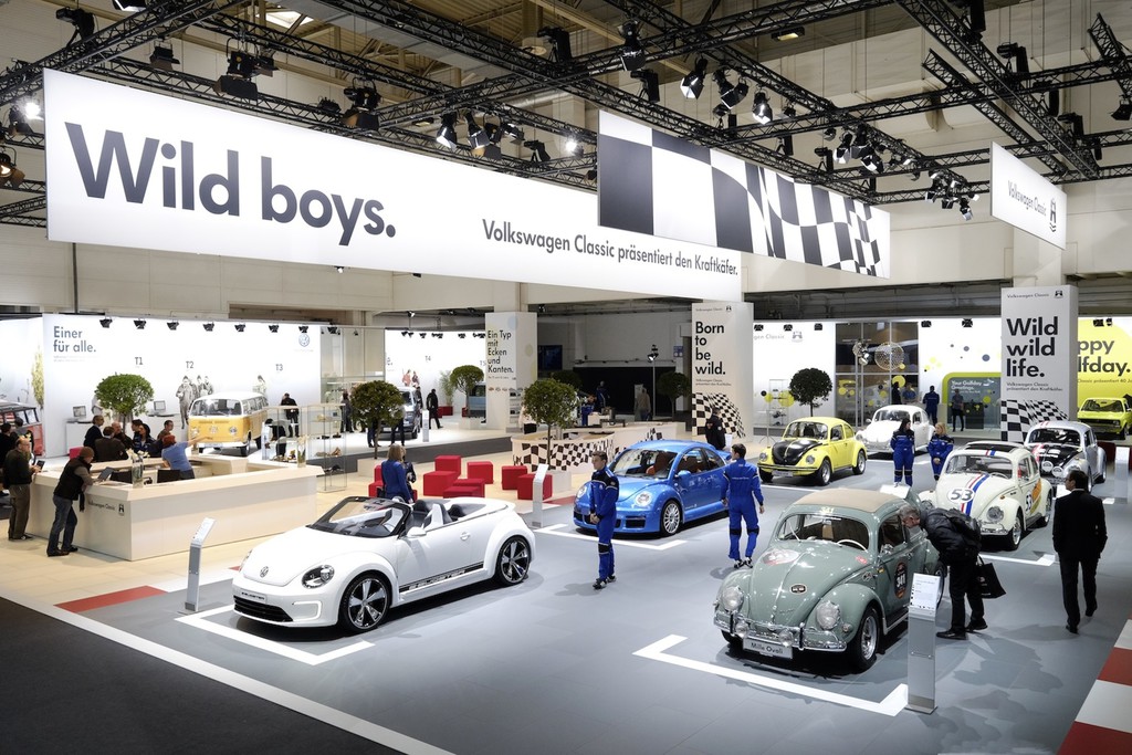 Techno-Classica 2014: VW gibt Geburtstagskuchen aus