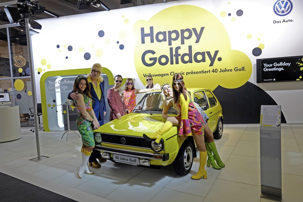Techno-Classica 2014: VW gibt Geburtstagskuchen aus