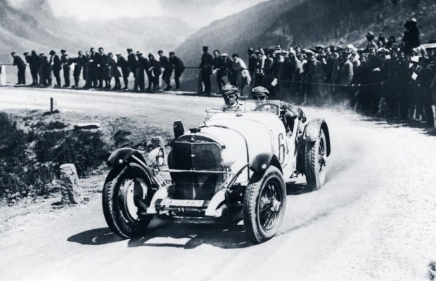 Techno Classica: Zeitreise der Autobauer