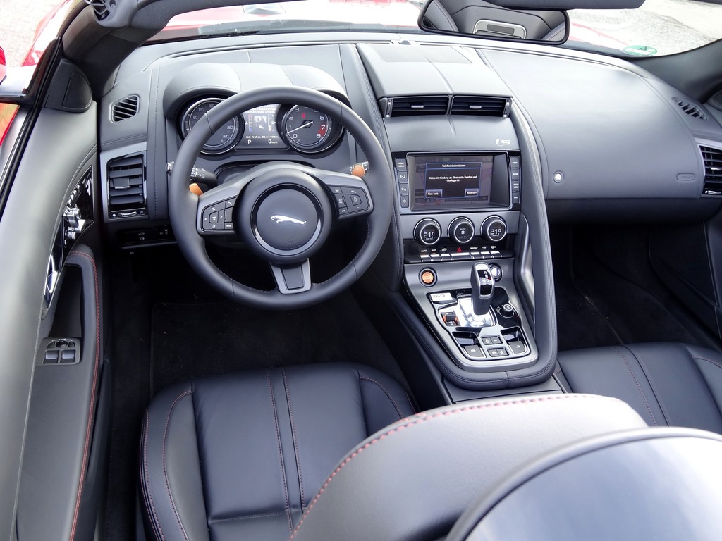 Test Jaguar F-Type Roadster - Das rockt gewaltig