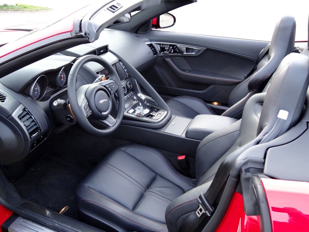 Test Jaguar F-Type Roadster - Das rockt gewaltig