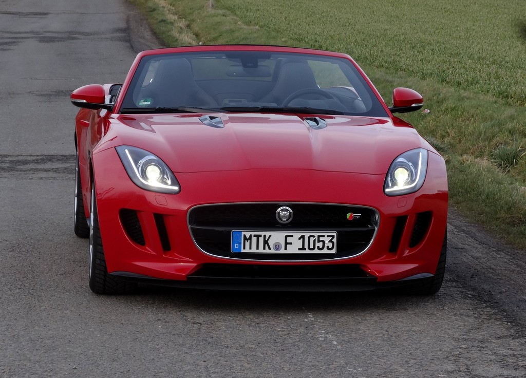 Test Jaguar F-Type Roadster - Das rockt gewaltig