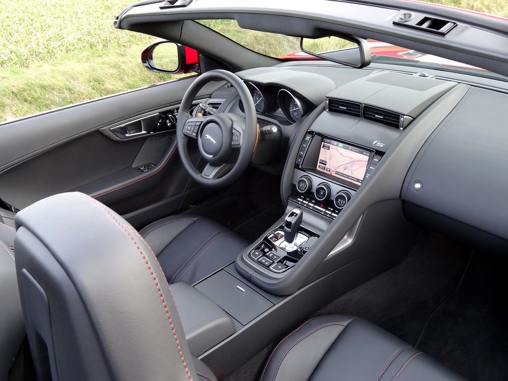 Test Jaguar F-Type Roadster - Das rockt gewaltig
