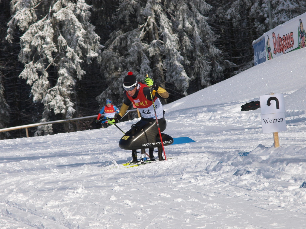 Toyota fährt bei den Paralympics Schlitten
