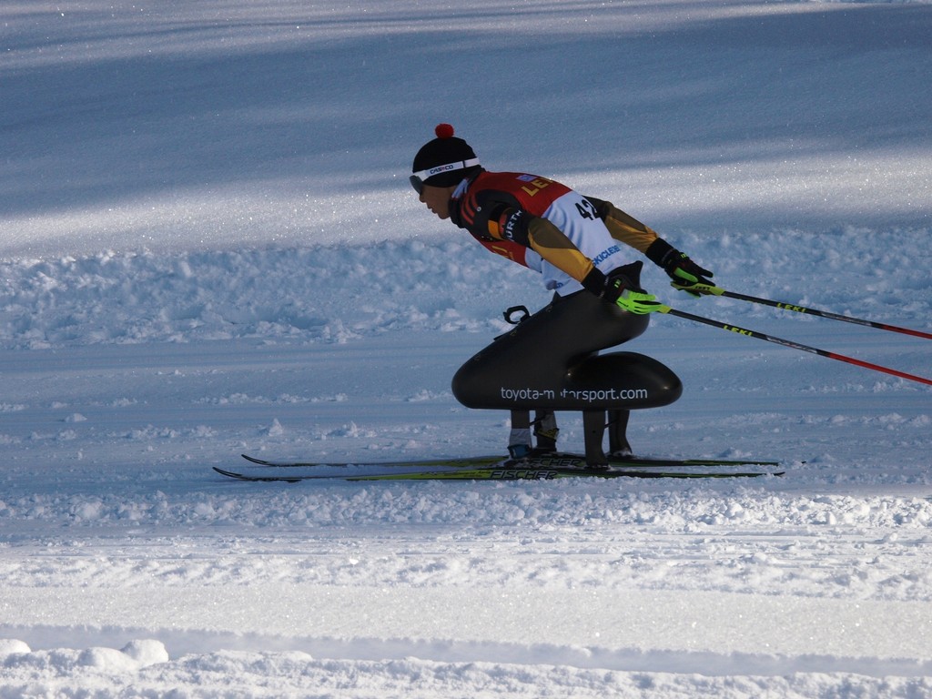 Toyota fährt bei den Paralympics Schlitten