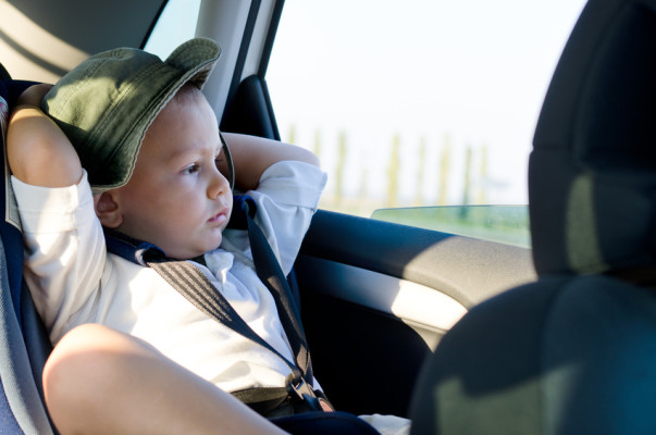 Unterwegs im Auto mit Kindern (Foto: Fotolia)