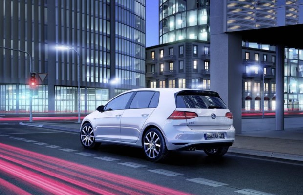 VW: Hybrid-Passat ab 2015