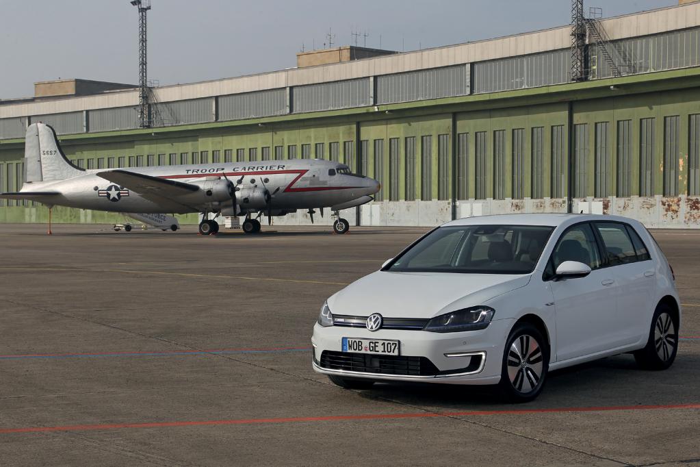 VW elektrisiert Tempelhof