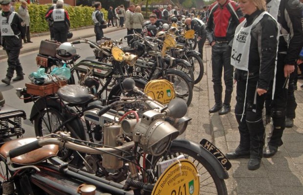 Veteranen-Rallye: Bitte losknattern!