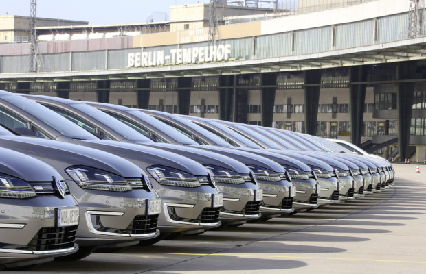 Volkswagen elektrisiert erfolgreich Berlin