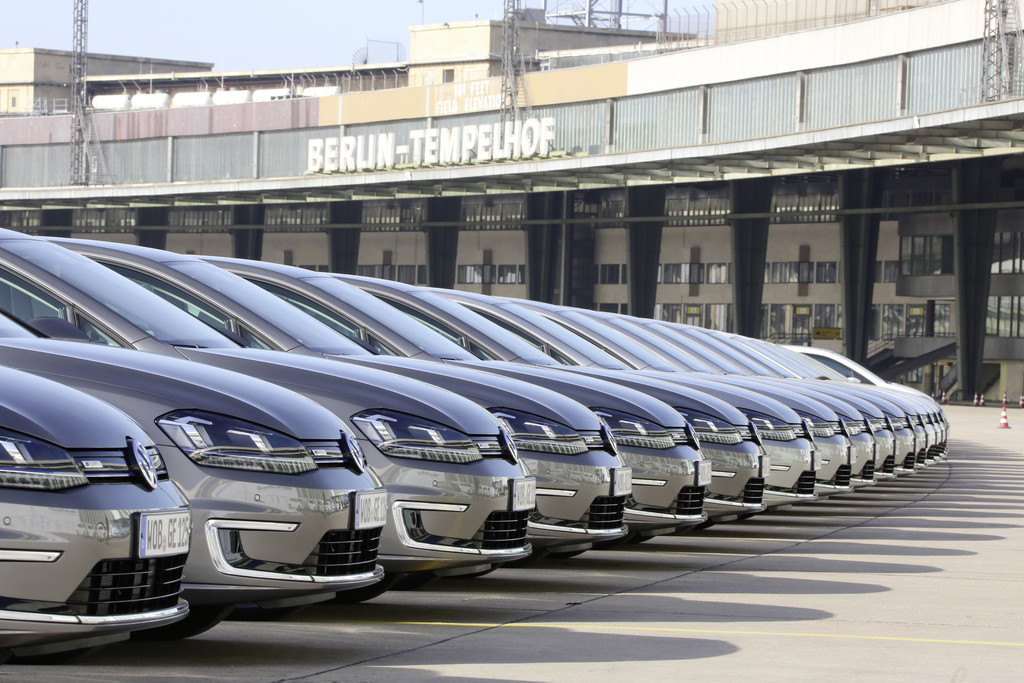Volkswagen elektrisiert erfolgreich Berlin