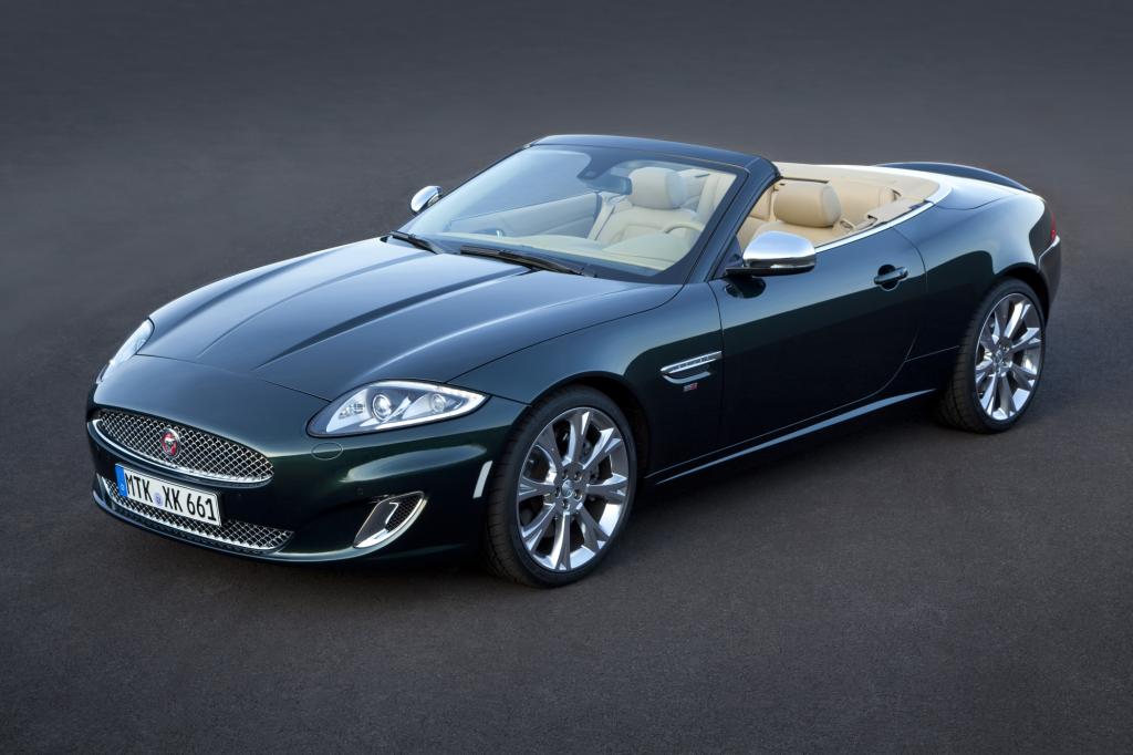 Zum Produktionsende des Jaguar XK legt die britische Traditionsmarke ein Sondermodell auf: Die auf 66 Exemplare limitierte Edition des Sportwagens – genannt XK66 – soll auf die 66-jährige Tradition der Baureihe verweisen