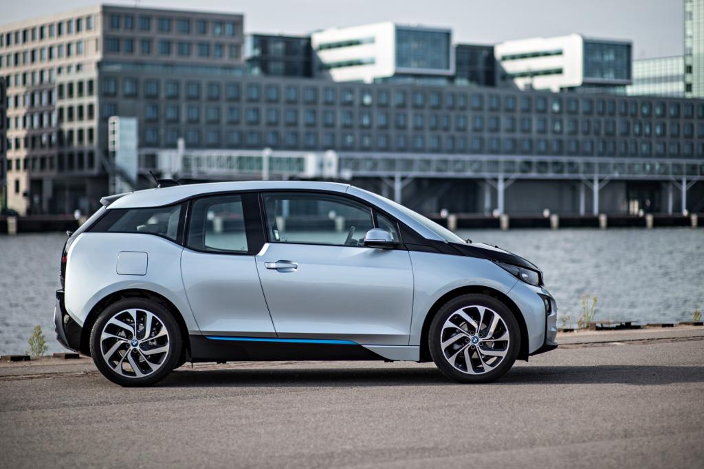  Kein Zweifel, das kleine Elektroauto interessiert die Menschen. 