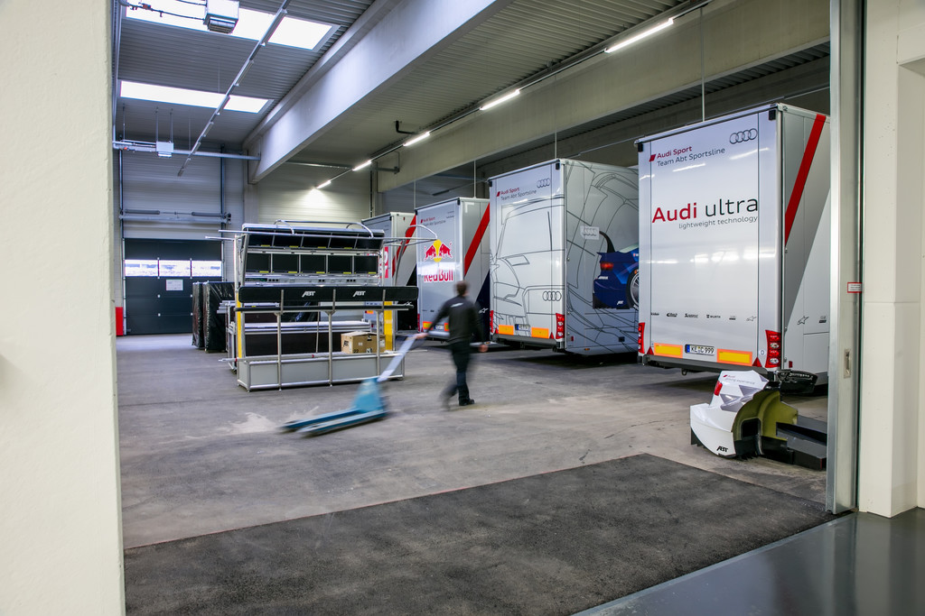 ABT eröffnet neues Motorsportzentrum