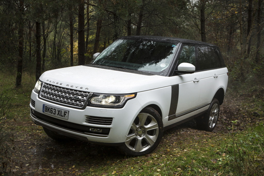 AMI 2014: Jaguar-Land-Rover mit Deutschlandpremiere und Offroad-Camp