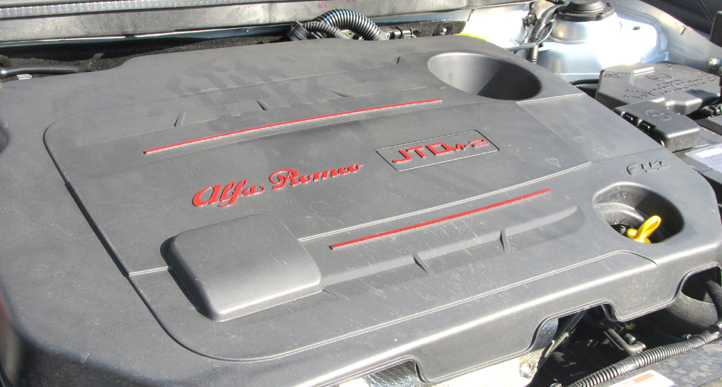 Alfa Romeo Giulietta: Blick unter die Haube auf den 1,6-Liter-Selbstzünder. 