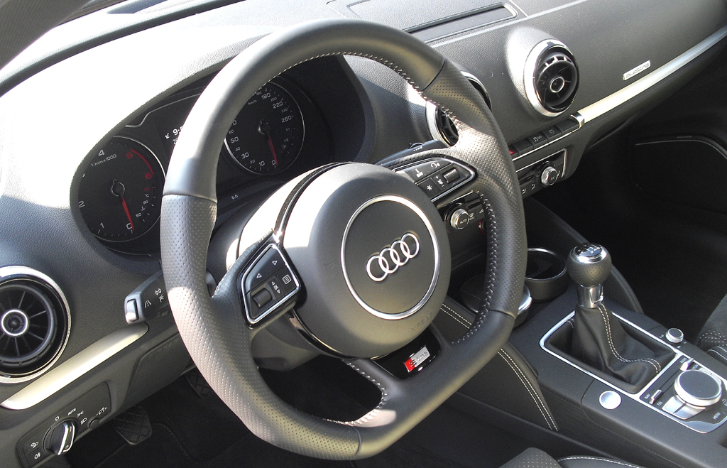 Audi A3: Blick ins sportlich-funktionelle Cockpit. 