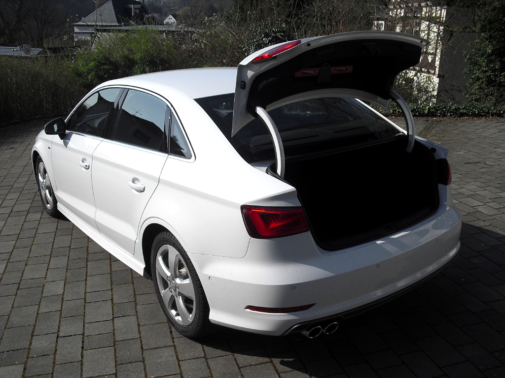 Audi A3: Das Gepäckabteil fasst 425 bis 880 Liter. 