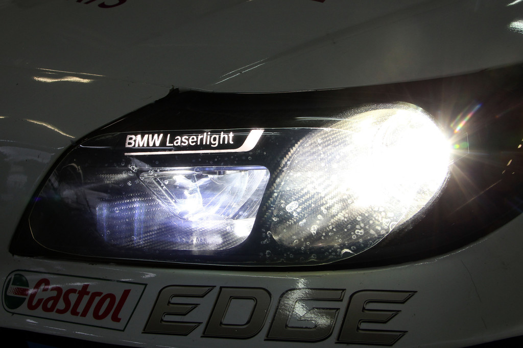 BMW geht mit Laserlicht auf den Nürburgring