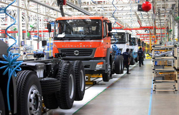 Daimler Trucks setzt 10 000 Bharat-Benz in Indien ab