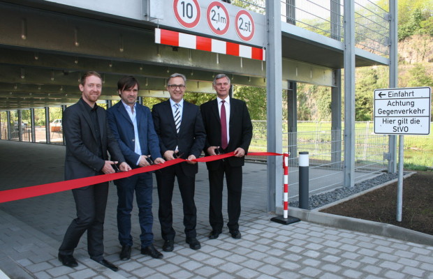 Daimler eröffnet neues Mitarbeiter-Parkhaus