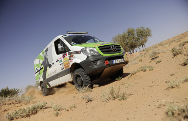 Damen-Team gewinnt Wüstenrallye im Sprinter