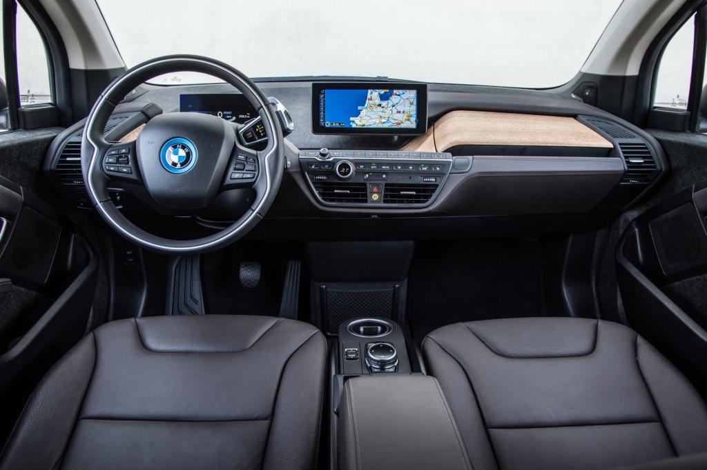 Das Thema Raumökonomie spielte offenbar keine kleine Rolle bei der Konzeption des Fahrzeugs.