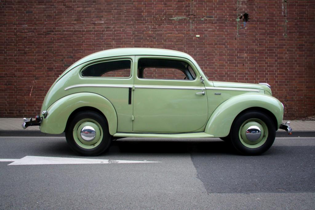 Die damals modische Fastbacklinie sollte in den folgenden Jahren noch viele europäische Marken inspirieren
