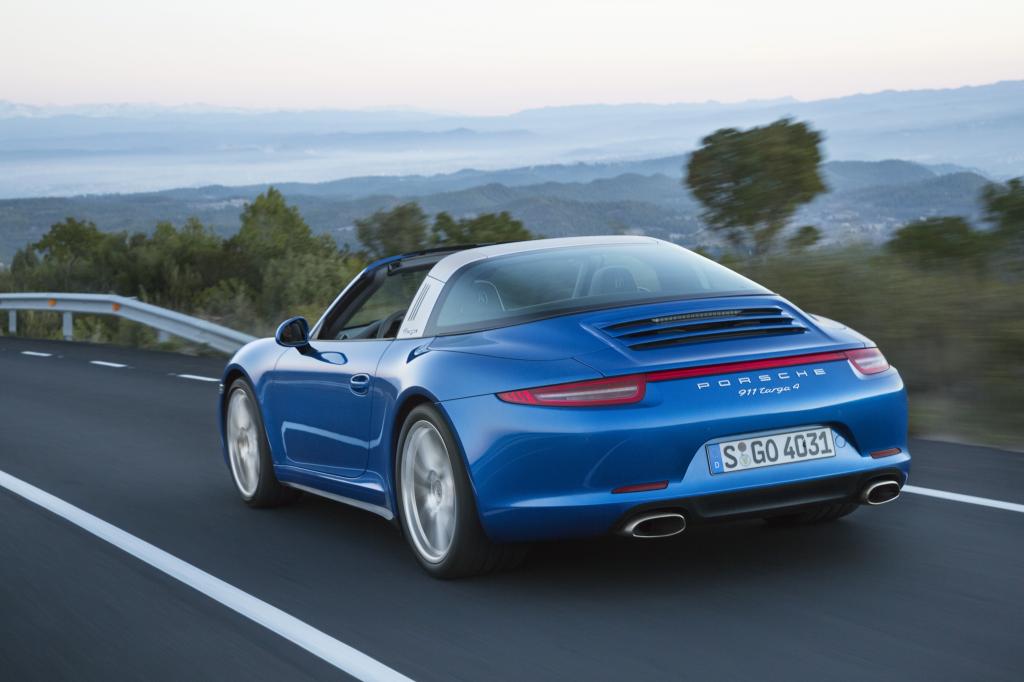 Doch bis zur Gürtellinie ist der Targa technisch und stilistisch identisch mit den Allrad-Cabrios. 