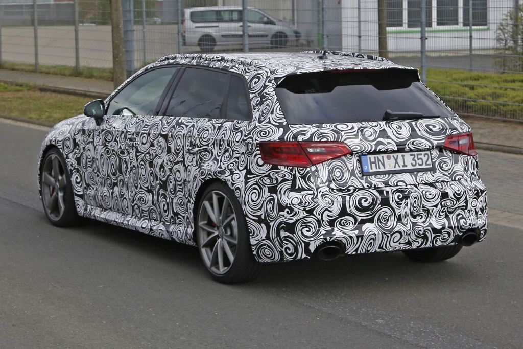 Erwischt: Erlkönig Audi RS3 - Attacke mit 100 PS pro Zylinder 