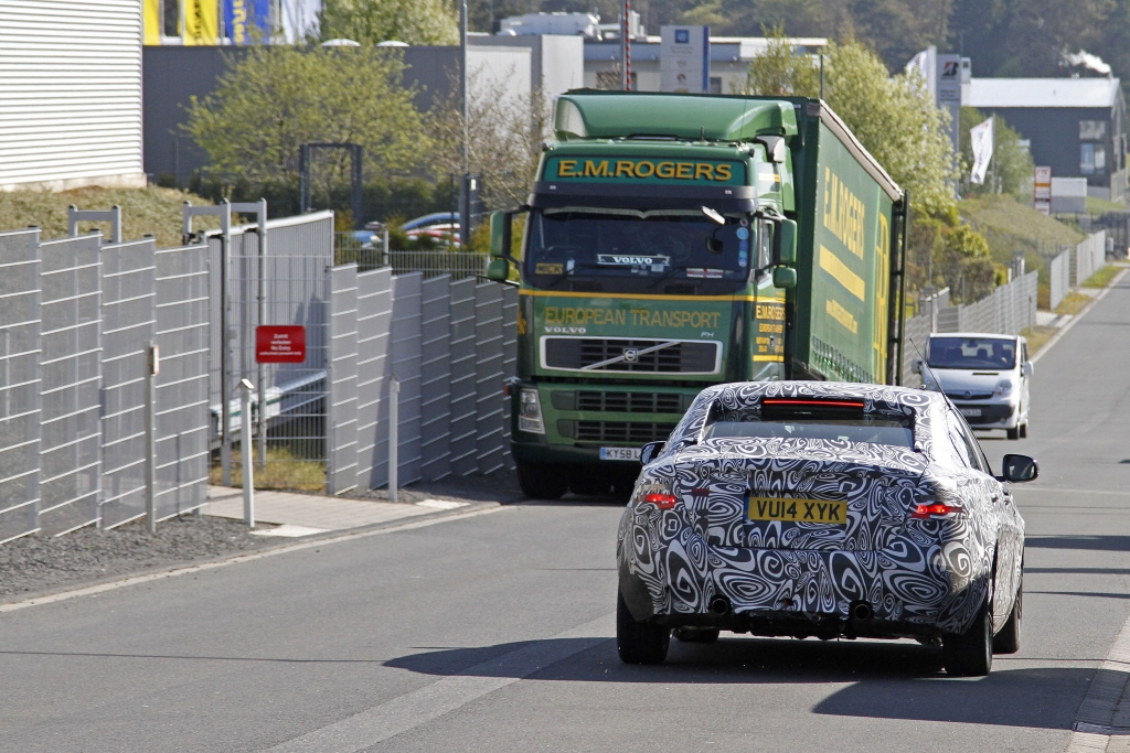 Erwischt: Erlkönig Jaguar XE - Auf dem Weg zum Ring