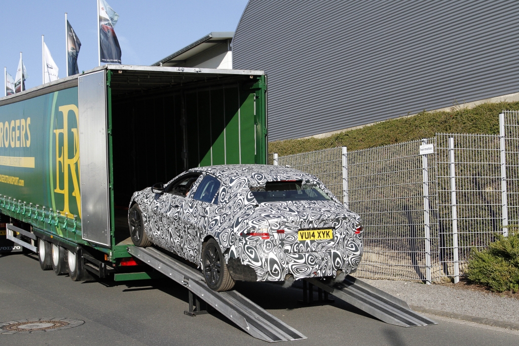 Erwischt: Erlkönig Jaguar XE - Auf dem Weg zum Ring