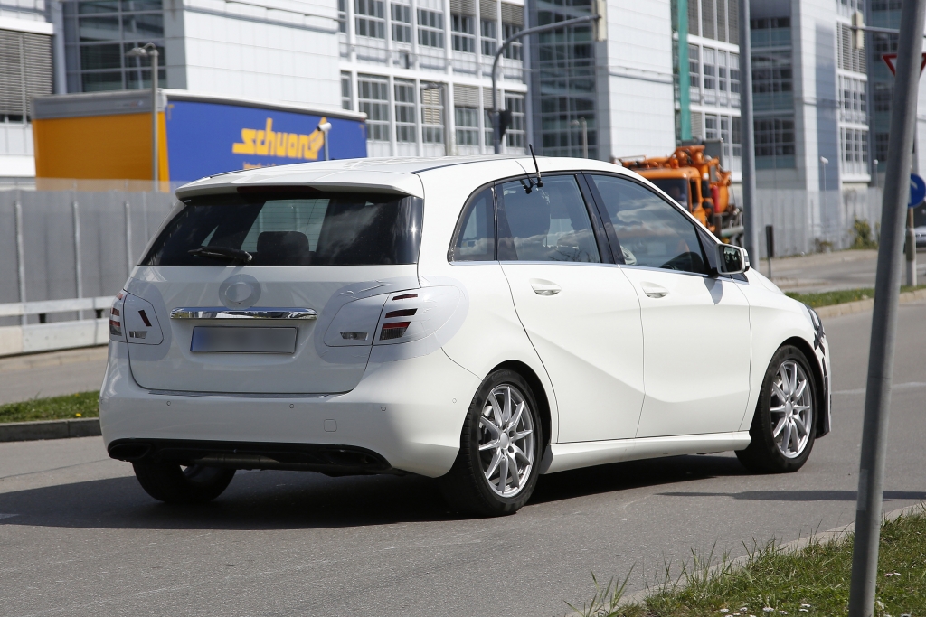 Erwischt: Erlkönig Mercedes B-Klasse Facelift